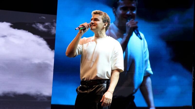 Cem Yenel – Ben Yokken Sen Hep Yalnızsın Şarkı Sözleri