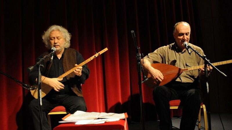 Erkan Oğur ve İsmail Hakkı Demircioğlu – Bülbülüm Altın Kafeste Şarkı Sözleri