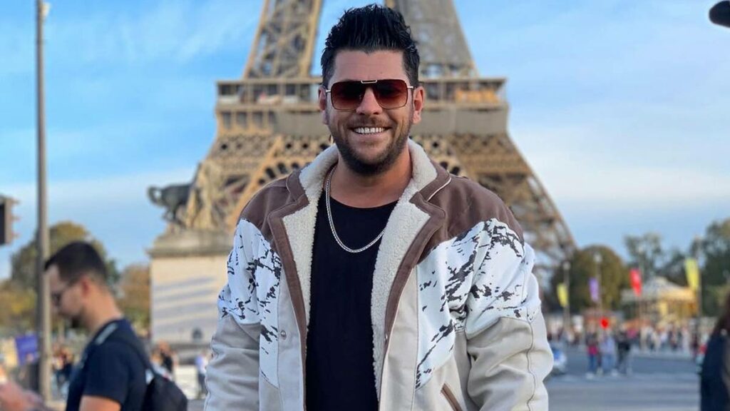 Armağan Arslan – Benimle Evlenir Misin video