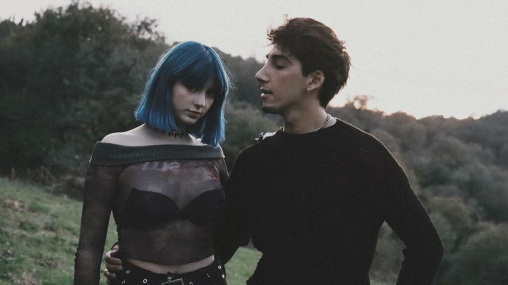 Ayça Tilki & Emirhan Çakmak – Bana Seni Sorma video