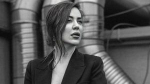 Banu Parlak – Bi Daha Arama Şarkı Sözleri