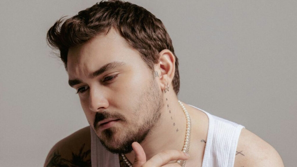 Çağan Şengül – Çok Yazık video