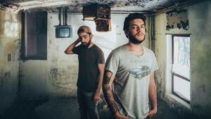 Dolu Kadehi Ters Tut – Dilerim Ki Şarkı Sözleri