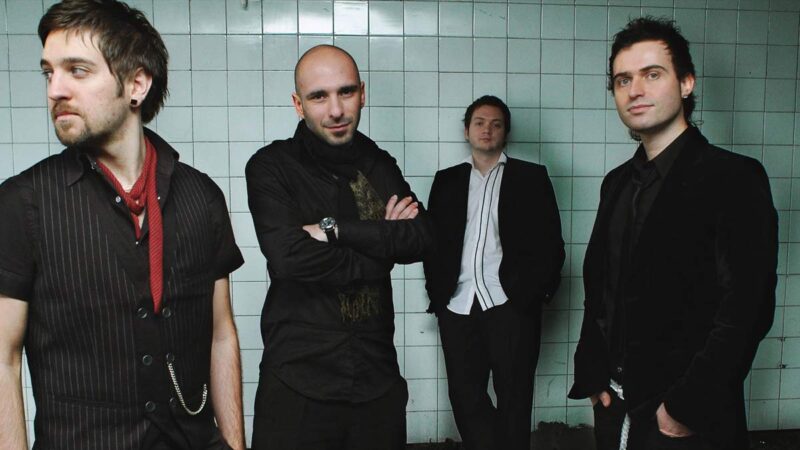 Gripin – Kimse Senin Gibi Sevmesin Şarkı Sözleri