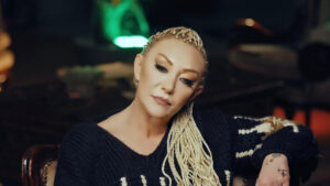 Güllü – Oyuncak Gibi Şarkı Sözleri