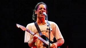 Kaan Tangöze – Bekle Dedi Gitti Şarkı Sözleri