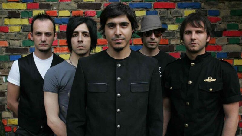 Manga – Dünyanın Sonuna Doğmuşum Şarkı Sözleri