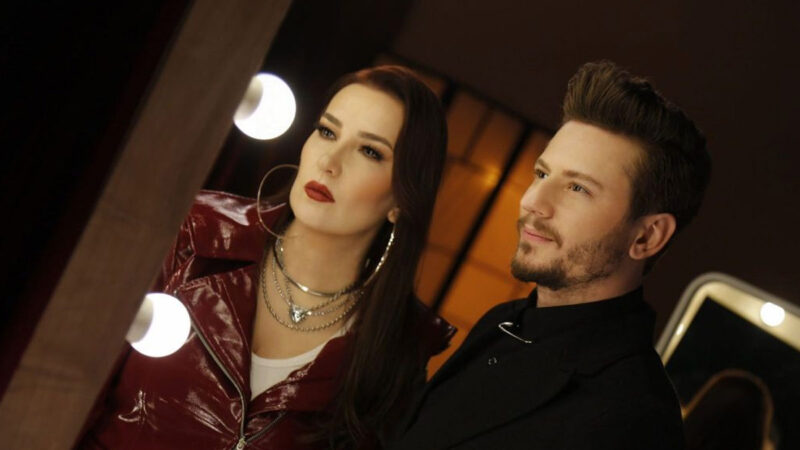 Mert Aydın & Yonca Lodi – Hepsi Sen Şarkı Sözleri