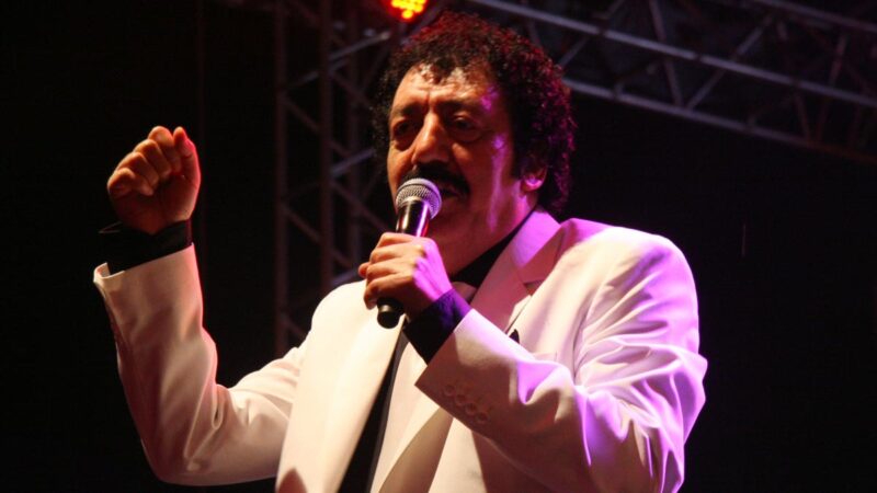 Müslüm Gürses – Senden Vazgeçmem Şarkı Sözleri