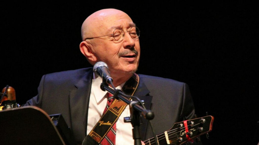 Özdemir Erdoğan – Eski Dostlar video