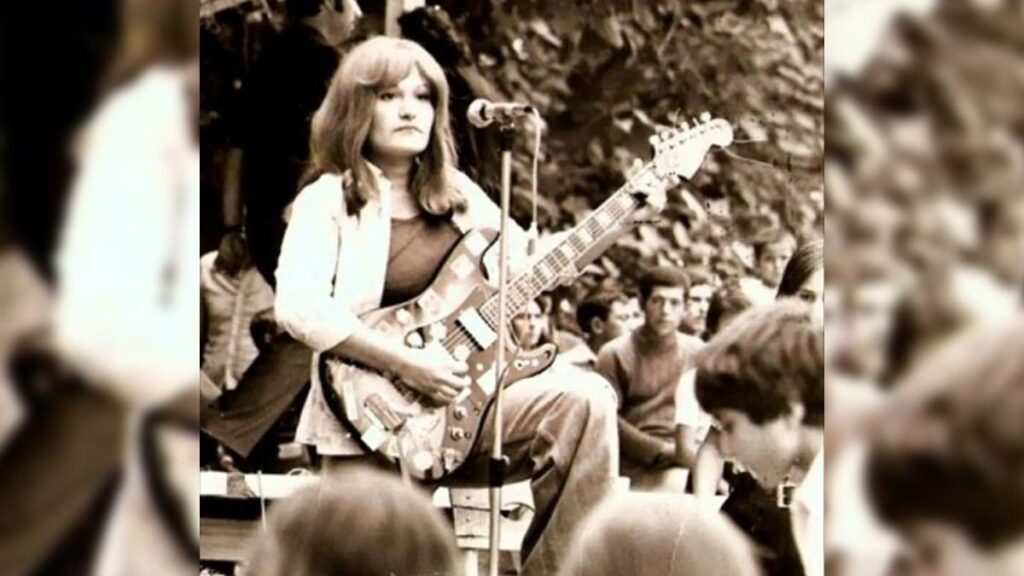 Selda Bağcan – Dostum Dostum video