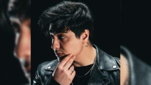 Sezer Sarıgöz – Sana Hiç Değmezmiş Şarkı Sözleri