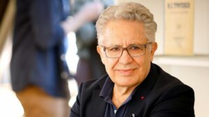 Zülfü Livaneli – Kan Çiçekleri Şarkı Sözleri