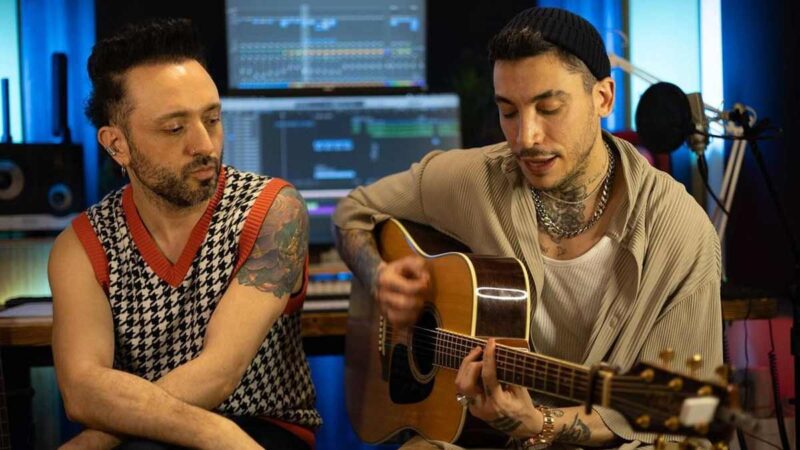 Can Bonomo ft. Mabel Matiz – Kalbi Hepten Kırıklara Şarkı Sözleri