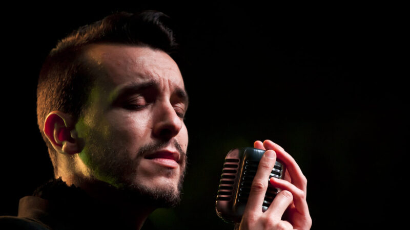 Cem Adrian – Ela Gözlüm Şarkı Sözleri