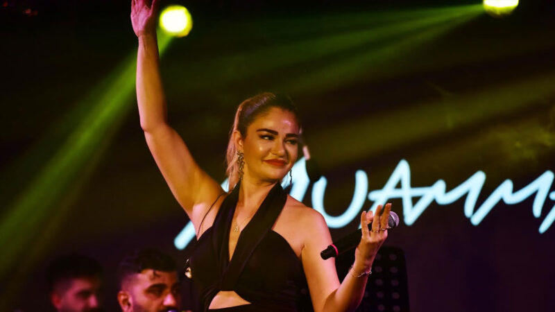 Derya Bedavacı – Bir Melekten Hediye Şarkı Sözleri