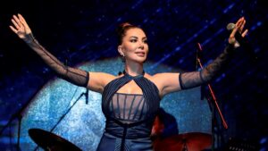 Ebru Yaşar – Ateşten Gömlek Şarkı Sözleri