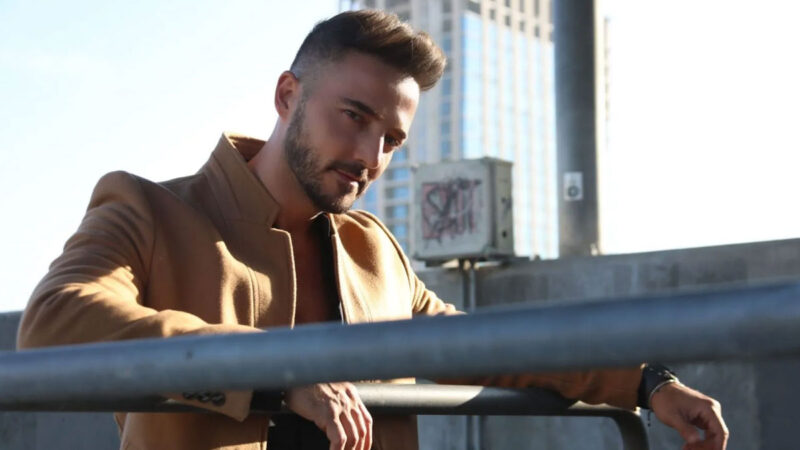 Gökhan Özen – Sağım Solum Aşk Şarkı Sözleri