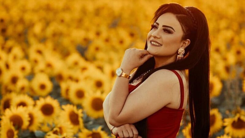 Havva Öğüt – Elmayı Nazik Soydum (Sen Yedikçe Ben Doydum) Şarkı Sözleri