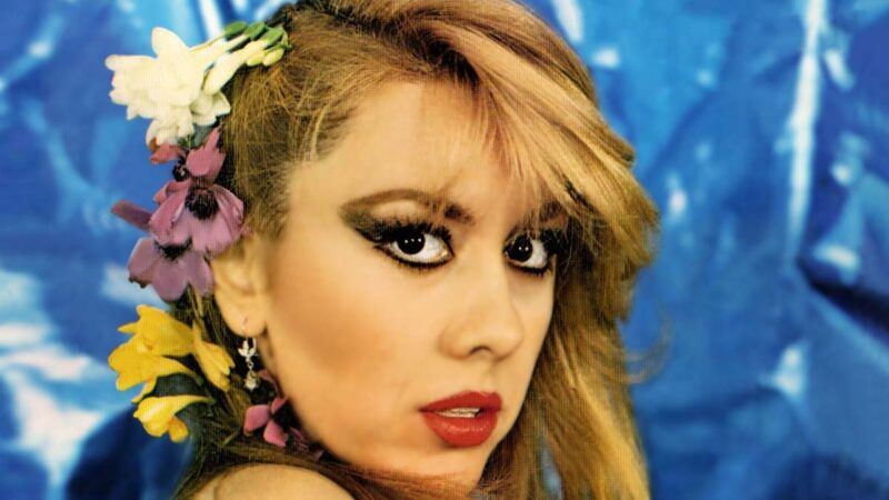 Kamuran Akkor – Aşk Eski Bir Yalan Şarkı Sözleri