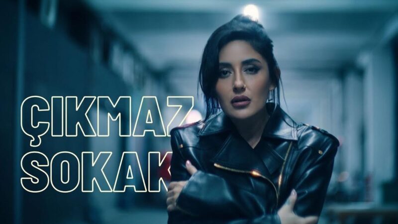 Melek Mosso – Çıkmaz Sokak Şarkı Sözleri