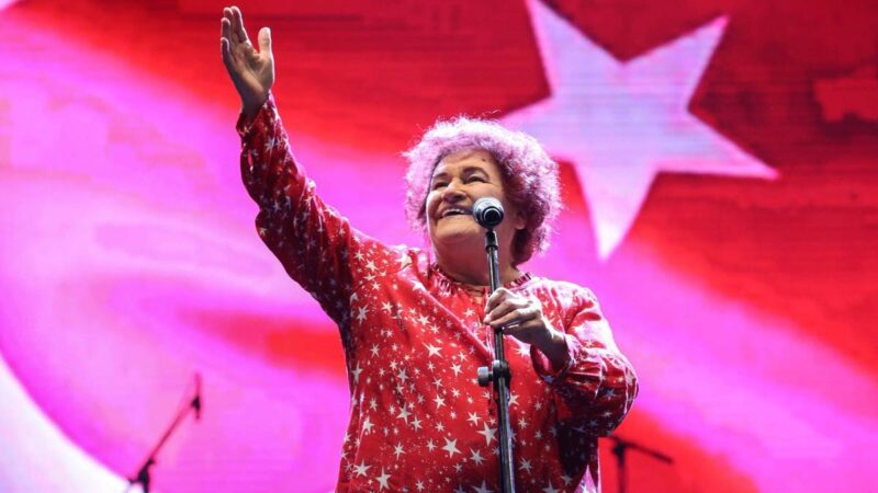 Selda Bağcan – Dam Üstüne Çul Serer Şarkı Sözleri