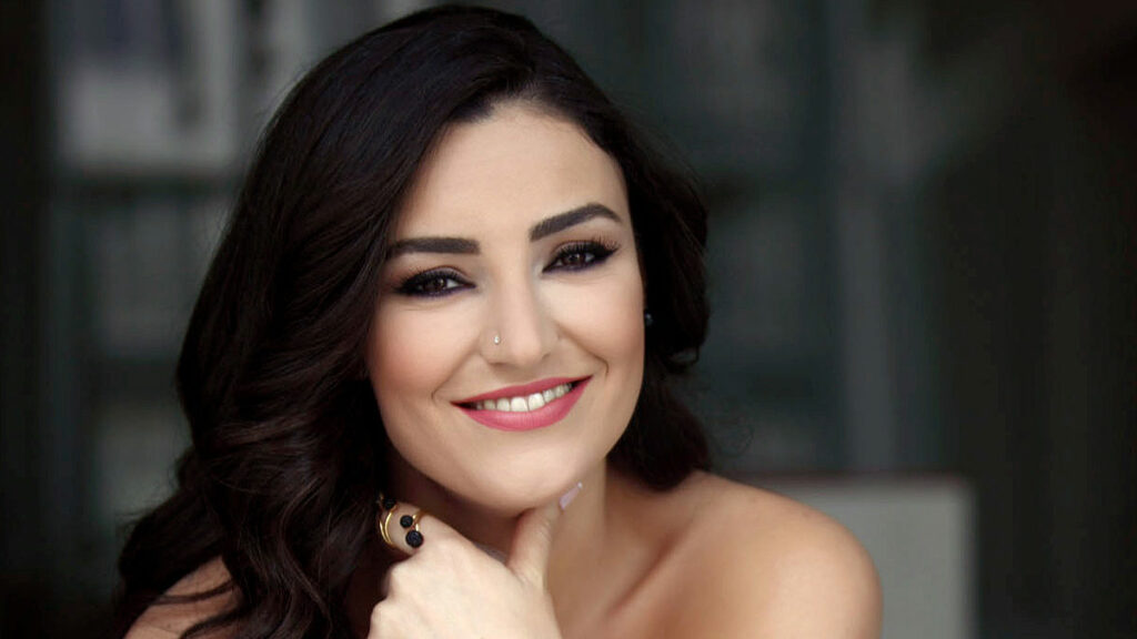 Sevcan Orhan – Bahçada Yeşil Çınar video