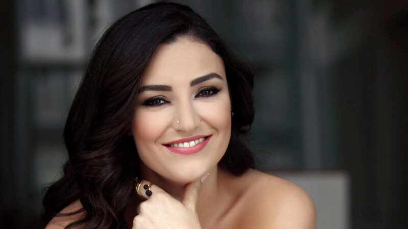 Sevcan Orhan – Bahçada Yeşil Çınar Şarkı Sözleri