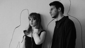 Simge Pınar & Canozan – Bi Sen Varsın Şarkı Sözleri