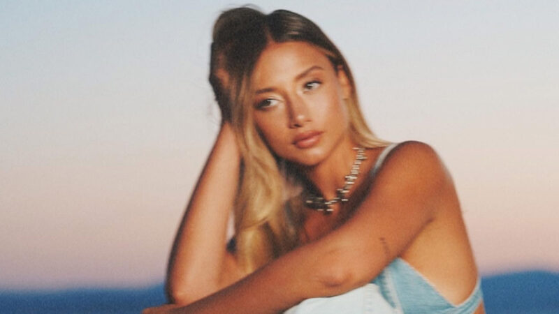 Aleyna Kalaycıoğlu – İster Miyim Şarkı Sözleri