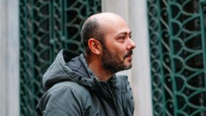 Barış Diri – Derinden / Bazen Hayat Çok Kötü Gidiyor ve Ben Onu Nasıl Anlatacağımı Bilemiyorum Şarkı Sözleri