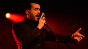 Cem Adrian – Sen Gel Diyorsun (Öf Öf) Şarkı Sözleri