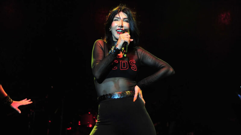 Hande Yener – Kırmızı Şarkı Sözleri