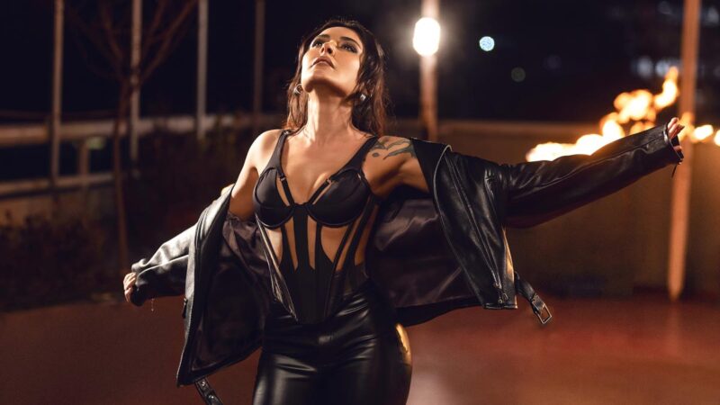 Melek Mosso – Sen Aldırma Şarkı Sözleri