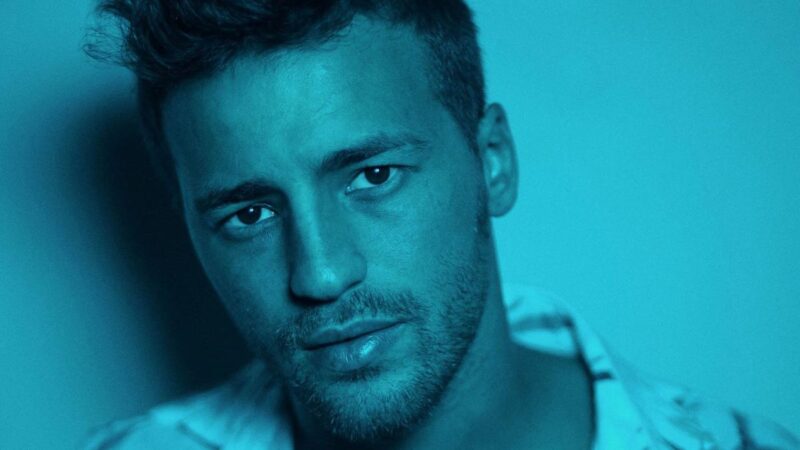 Anıl Durmuş – Acıyla Kucaklaştım Şarkı Sözleri