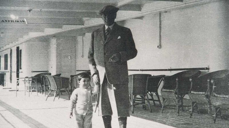 Beste Baz – Atatürk Çocukları Şarkı Sözleri