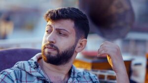 Burak Bulut – Sen Bir Aysın Şarkı Sözleri