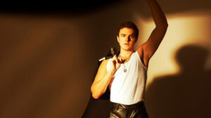 Cem Yenel – Akbaba Şarkı Sözleri