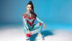 Demet Akalın – Çalkala Şarkı Sözleri