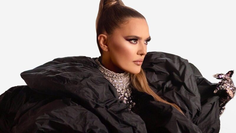 Demet Akalın – Karıştırıcam O Uykularını Şarkı Sözleri