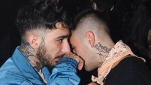 Motive & Uzi – Şarkılar Sokaklara Ait Şarkı Sözleri