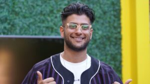 Reynmen – Renklensin Şarkı Sözleri