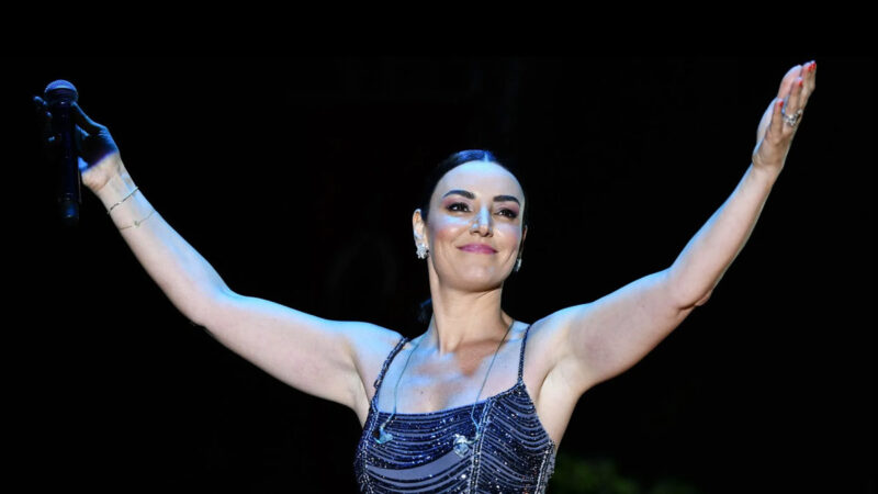 Sevcan Orhan – Kalenin Üstü Direk Şarkı Sözleri