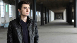 Tuğkan – Kusura Bakma Şarkı Sözleri