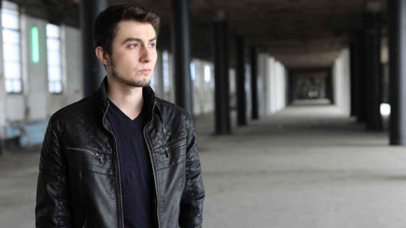 Tuğkan – Kusura Bakma Şarkı Sözleri