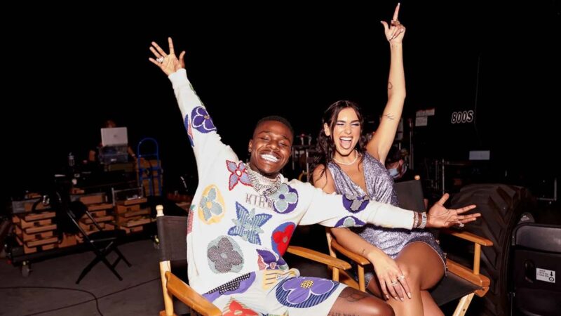 Dua Lipa feat. DaBaby – Levitating Şarkı Sözleri