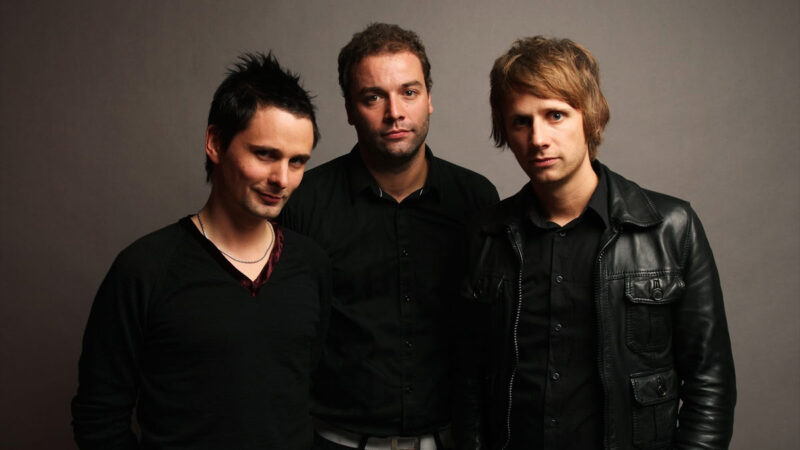 Muse – Supermassive Black Hole Şarkı Sözleri