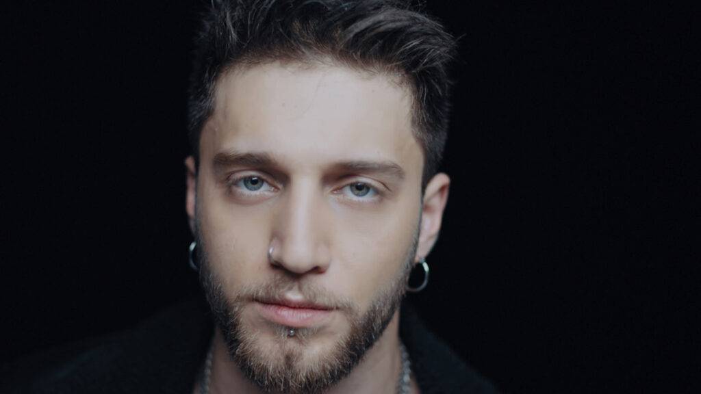 Ufuk Beydemir – Ay Tenli Kadın video