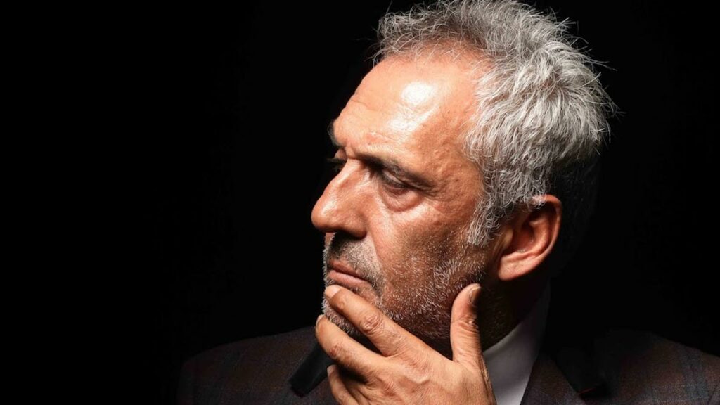 Yavuz Bingöl – Saçlarını Taramışsın video