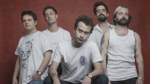 Yüzyüzeyken Konuşuruz – Dinle Beni Bi' şarkı sözleri